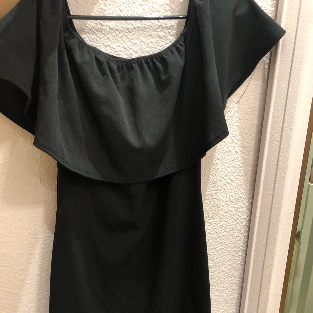 Cute shoulder black mini dress
